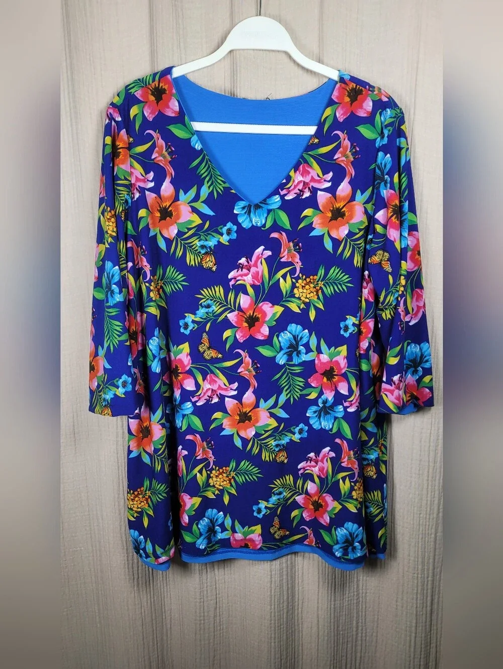 Attitudes By Renee Reversible Women’s V-Neck Tunic Top  Blue Floral & Solid Blue - Picture 9 of 16